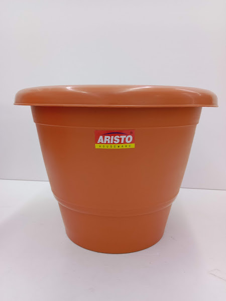PLASTIC POT