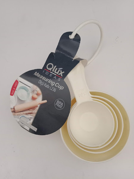 MEASURING CUP